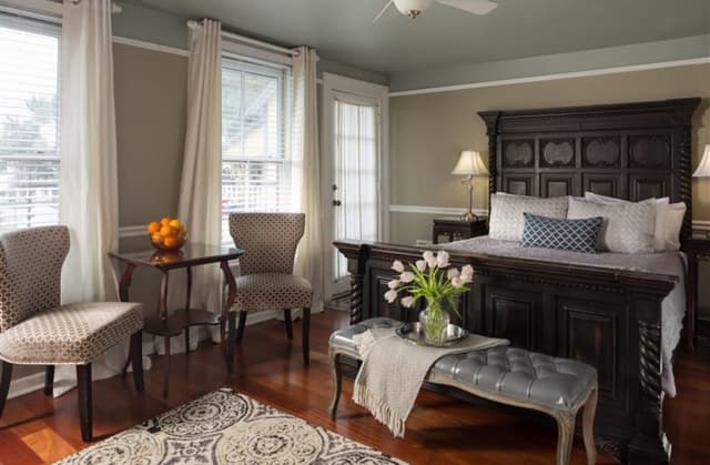 Room (10 Princess Margaret)