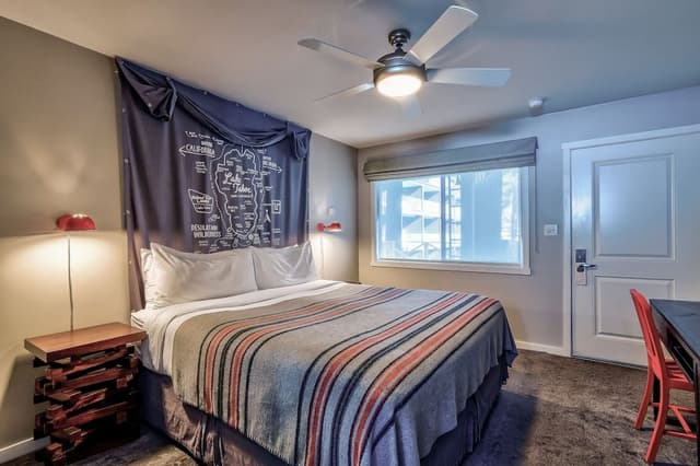 Standard Room, 1 King Bed