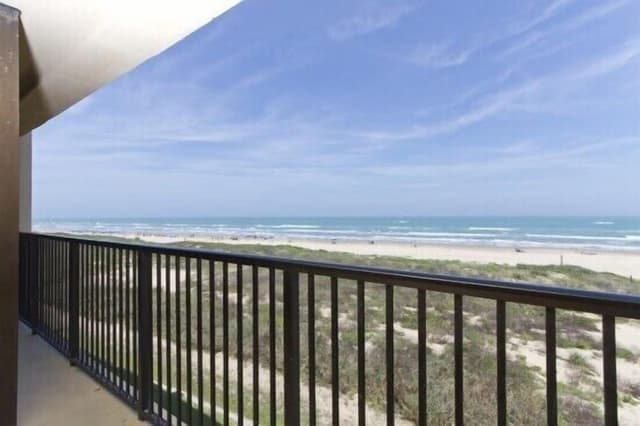 Condo, 2 Bedrooms, 2 Bathrooms, Beach View (#4)