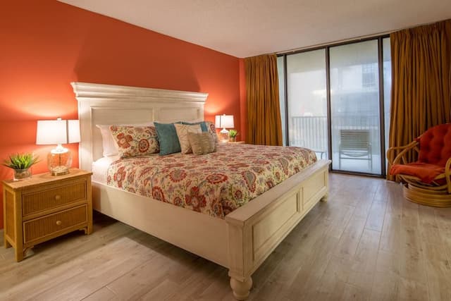 Exclusive Condo, 3 Bedrooms, Balcony, Beach View (#8)