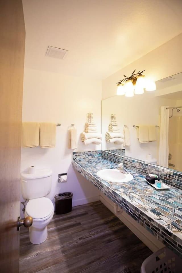 Signature Room, 1 King Bed, Private Bathroom, River View