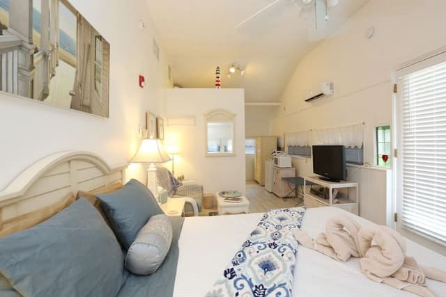 Lighthouse Room (Cottage Building)