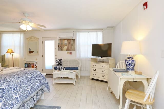 Windjammer Suite (Cottage Building)