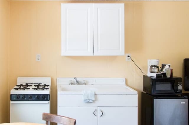 Deluxe Room, Kitchen (One Bed )