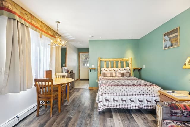Corner River View Room