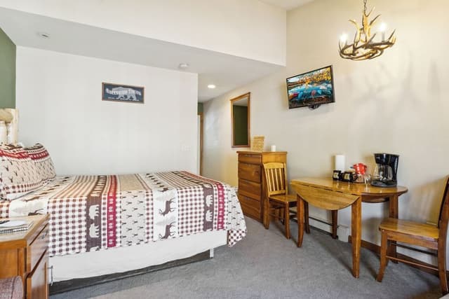 Economy Room