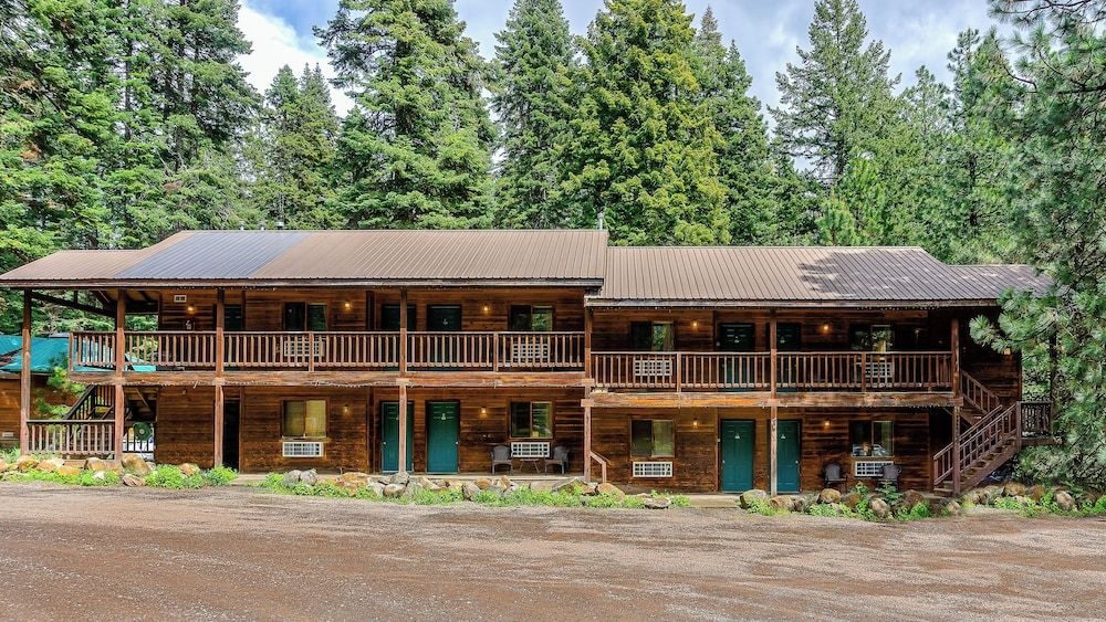 Green Springs Inn & Cabins4