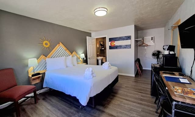 Signature Room, 1 Queen Bed, Non Smoking