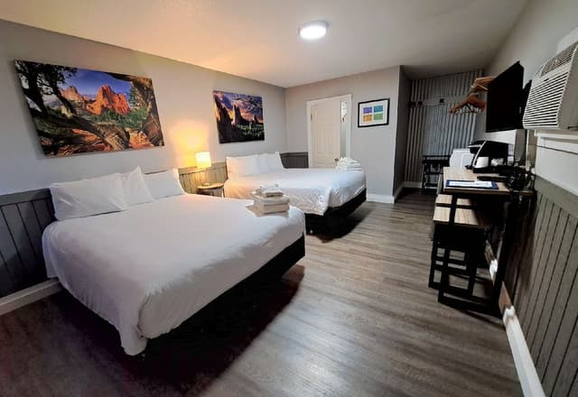 Signature Room, 2 Queen Beds