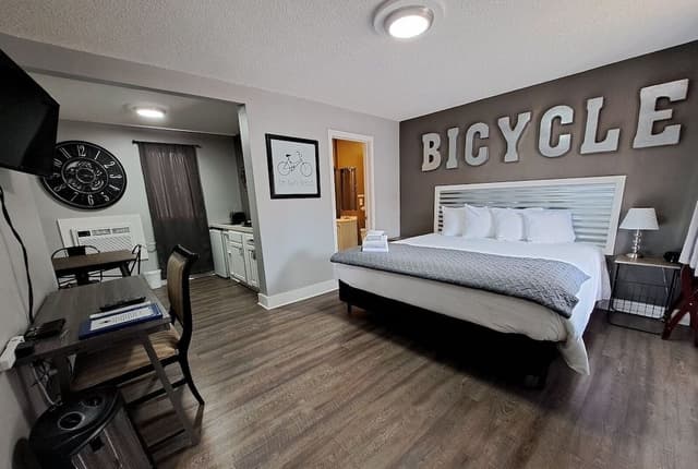 Signature Room, 2 Bedrooms, Non Smoking, Kitchenette