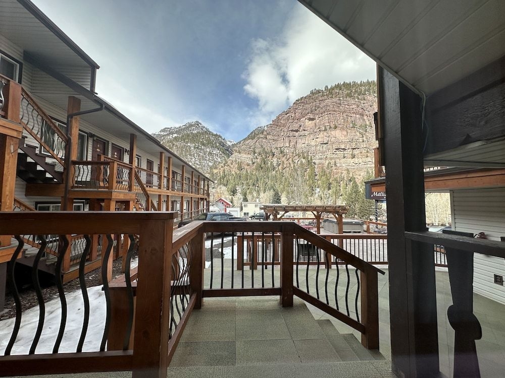 แมทเทอร์ฮอร์น อินน์ อูเหรย์ (Matterhorn Inn Ouray)0