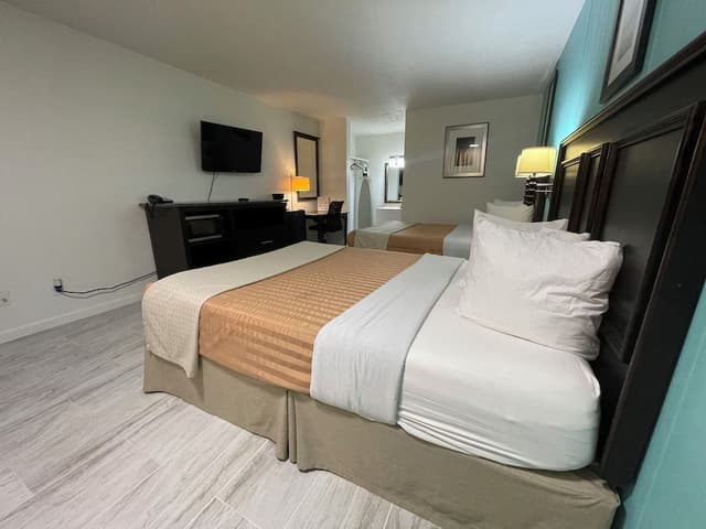 Standard Double Room, 2 Double Beds Non-smoking
