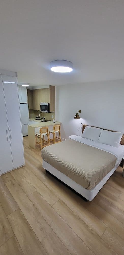 Studio, 1 Queen Bed, Non Smoking, Garden View