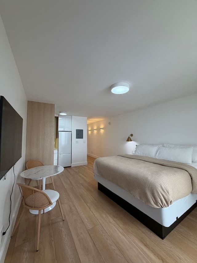 Studio, 1 King Bed, Non Smoking, Garden View