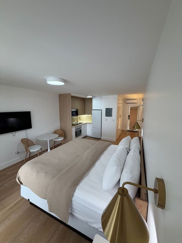 Studio, 1 King Bed, Non Smoking, Garden View