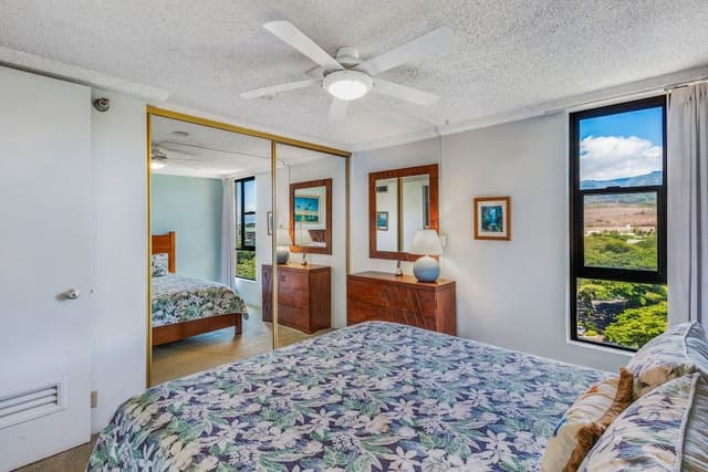Basic Room, 1 Bedroom, Lanai, Oceanfront (Corner, Specific Unit May Vary)