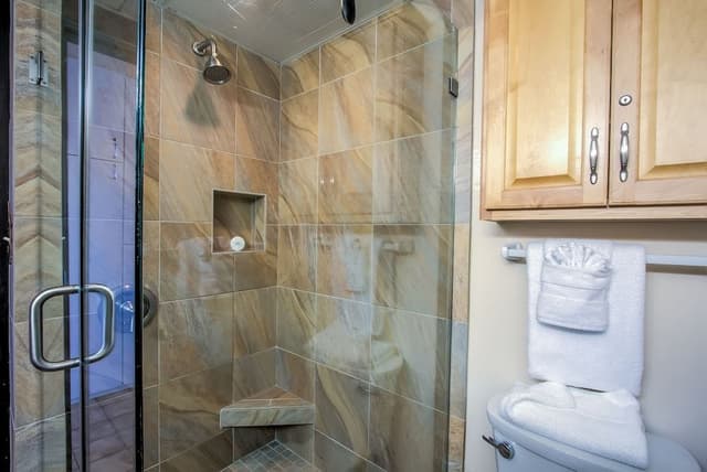Junior Suite, 1 Queen Bed, Lanai, Oceanfront (Specific Unit May Vary)