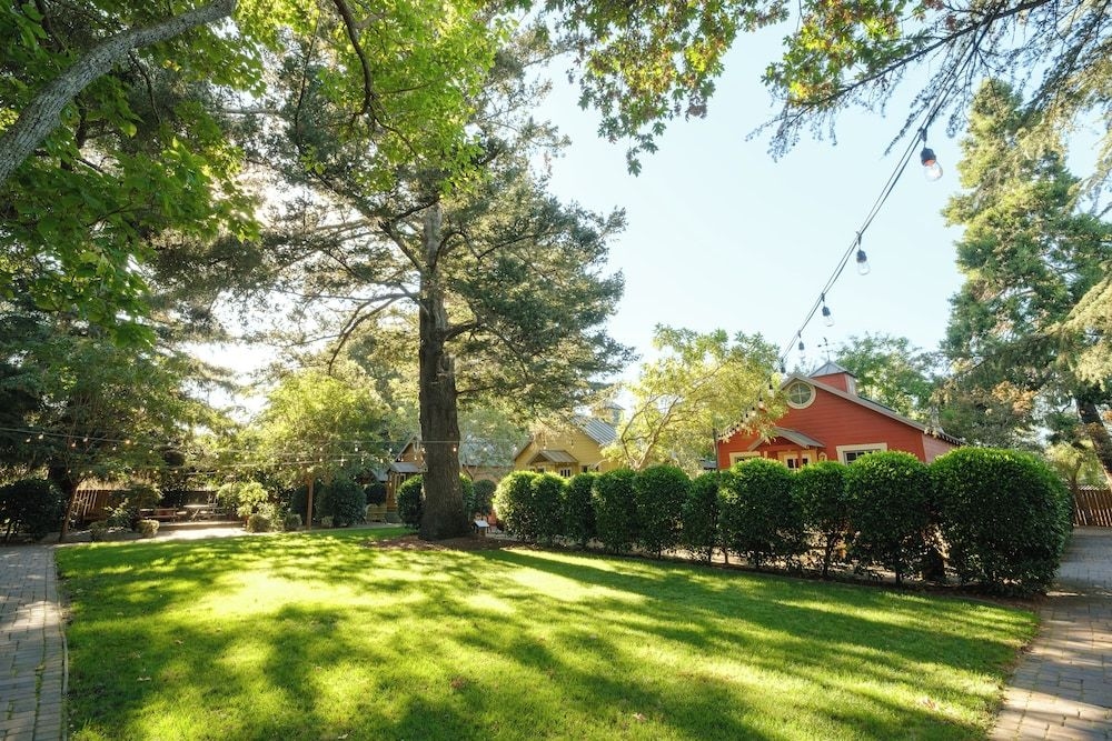 The Cottages of Napa Valley0