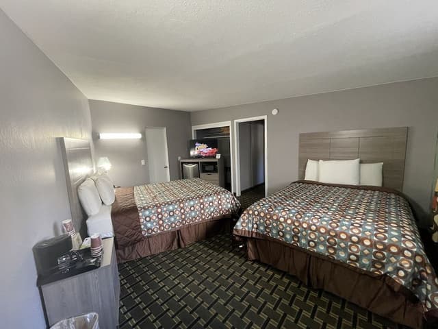 Room, 2 Bedrooms, Non Smoking (2 Queen Beds per Room)