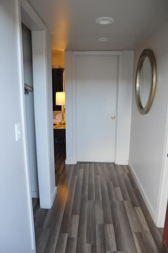 Glass Slipper Inn3