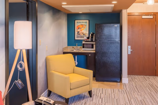 Standard Suite, 1 Queen Bed with Sofa bed, Accessible, City View