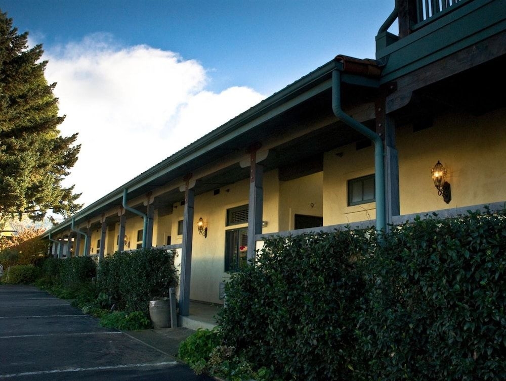 Sonoma Creek Inn1