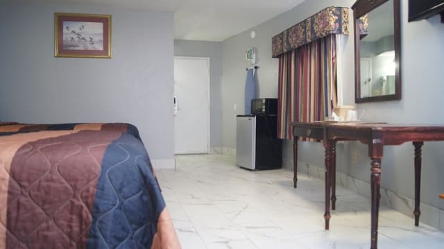 Room, 2 Queen Beds, Non Smoking