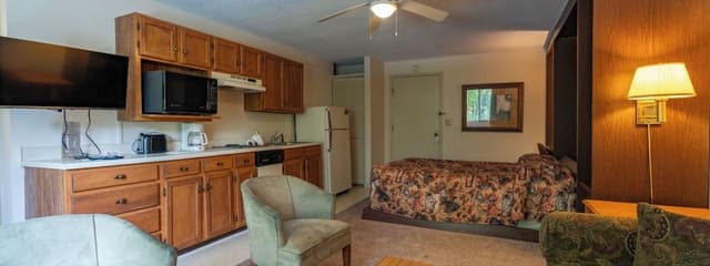 One Queen Room