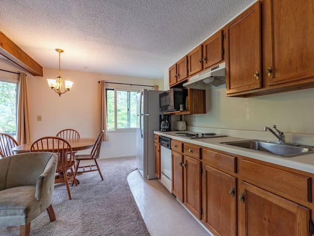 Two Story Two Queen Balcony