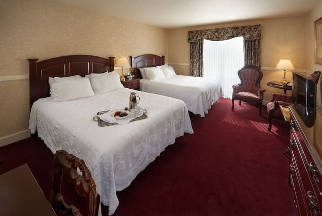 Signature Room, 2 Queen Beds