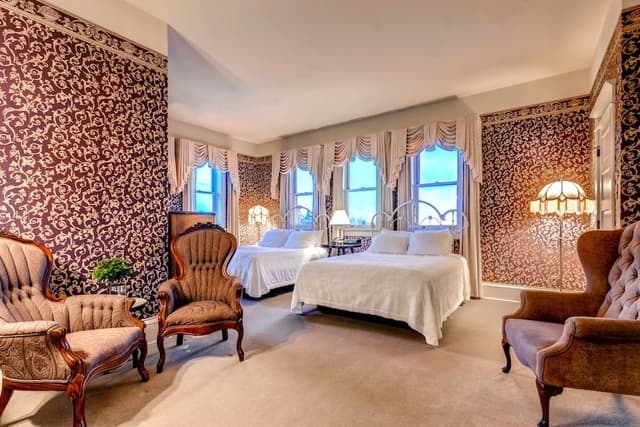 Signature Room, 2 Queen Beds