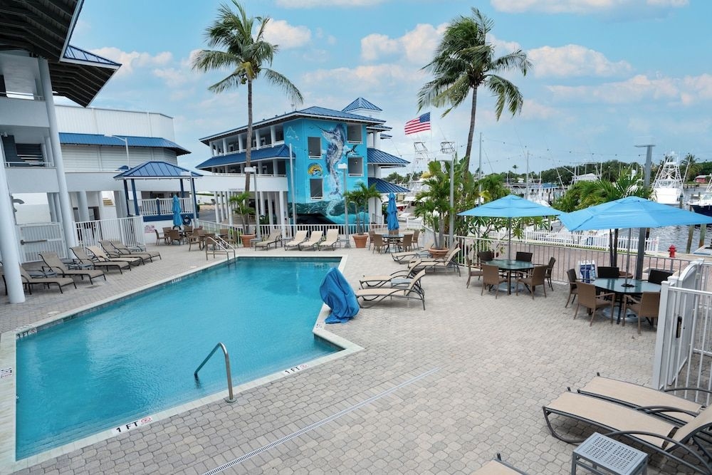 Pirate's Cove Resort & Marina4