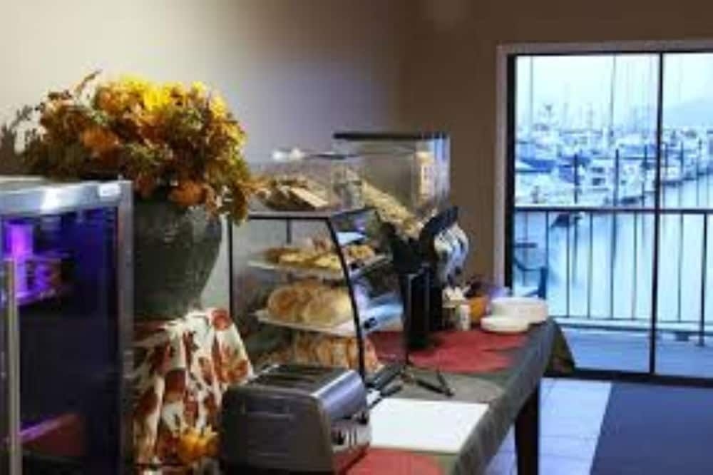Astoria Riverwalk Inn4