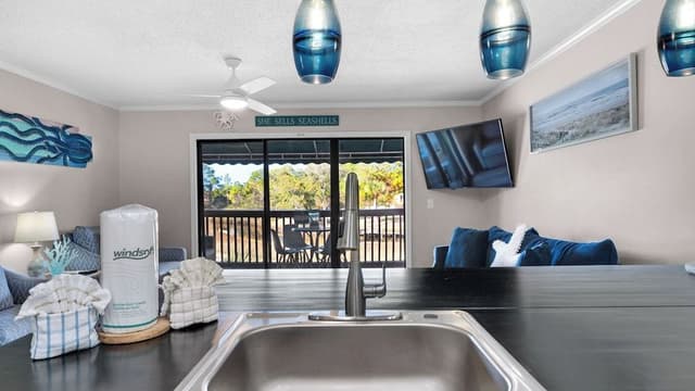House, Multiple Beds, Balcony (St Thomas Square 109 - No Pets)