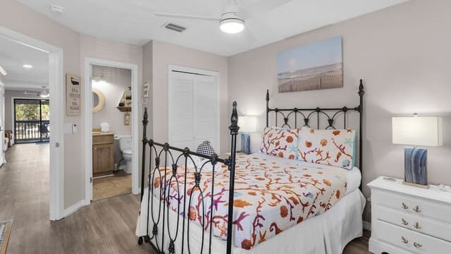 House, Multiple Beds, Balcony (St Thomas Square 109 - No Pets)