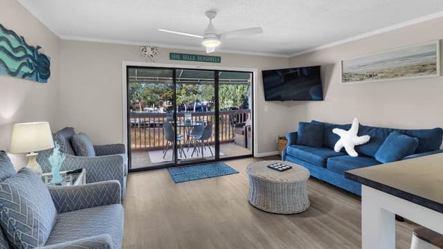 House, Multiple Beds, Balcony (St Thomas Square 109 - No Pets)