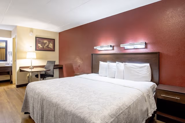Superior Room, 1 King Bed (Smoke Free)