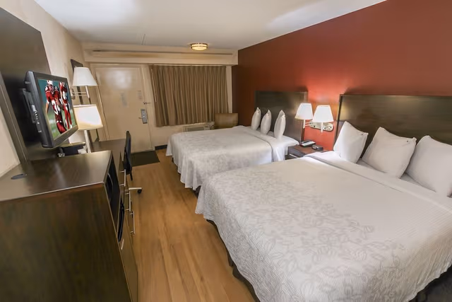 Deluxe Room, 2 Double Beds (Smoke Free)