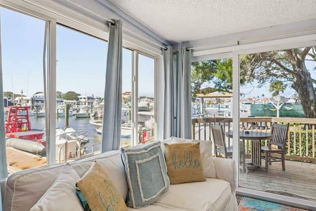 Standard Studio, Jetted Tub, Harbor View