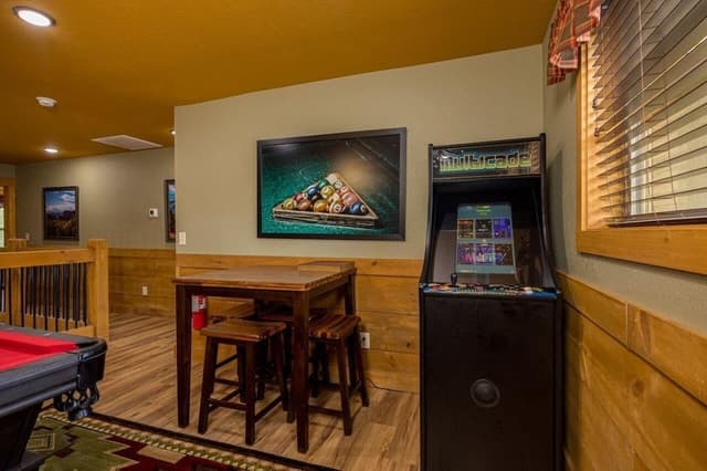 House, Multiple Beds, Pool Access, Mountain View