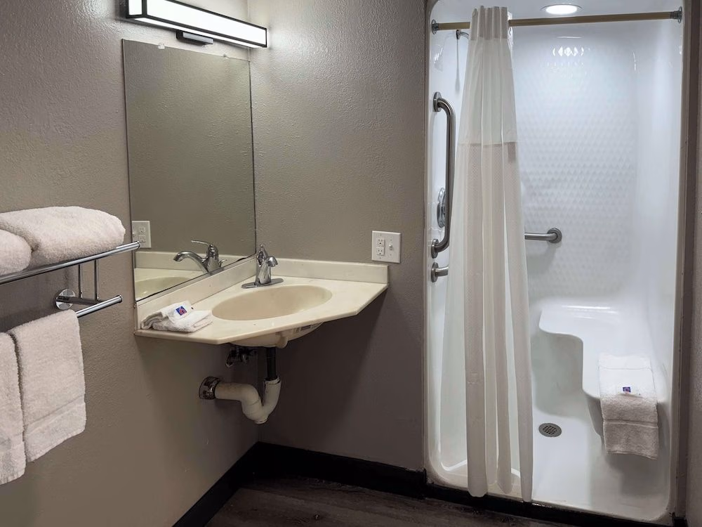 Motel 6 Bradenton3