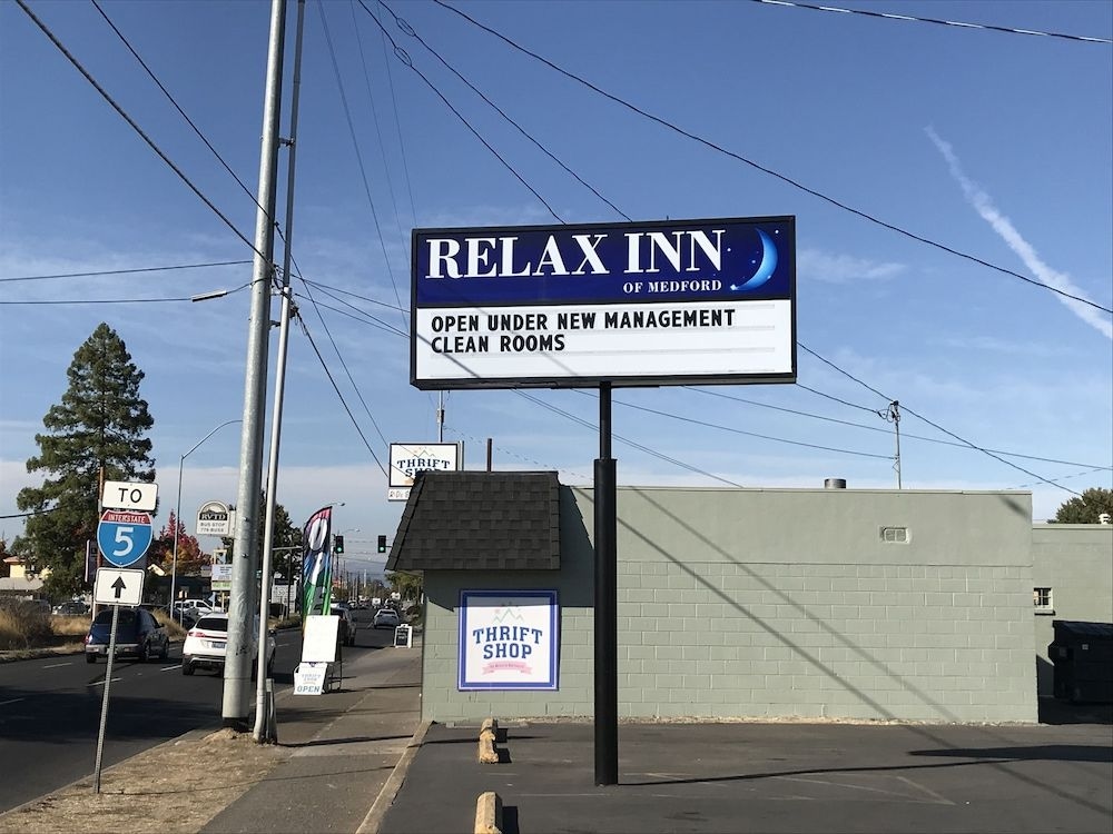 Plaza Motel2