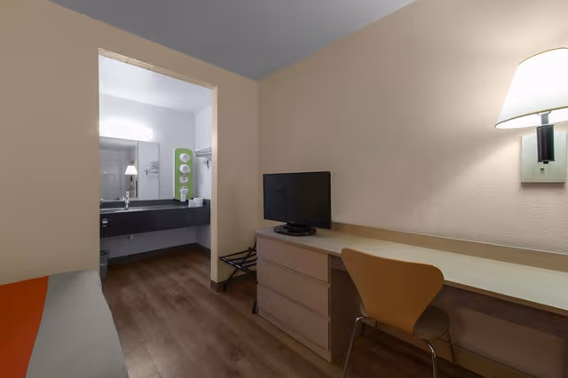 Standard Room, 1 King Bed, Non Smoking
