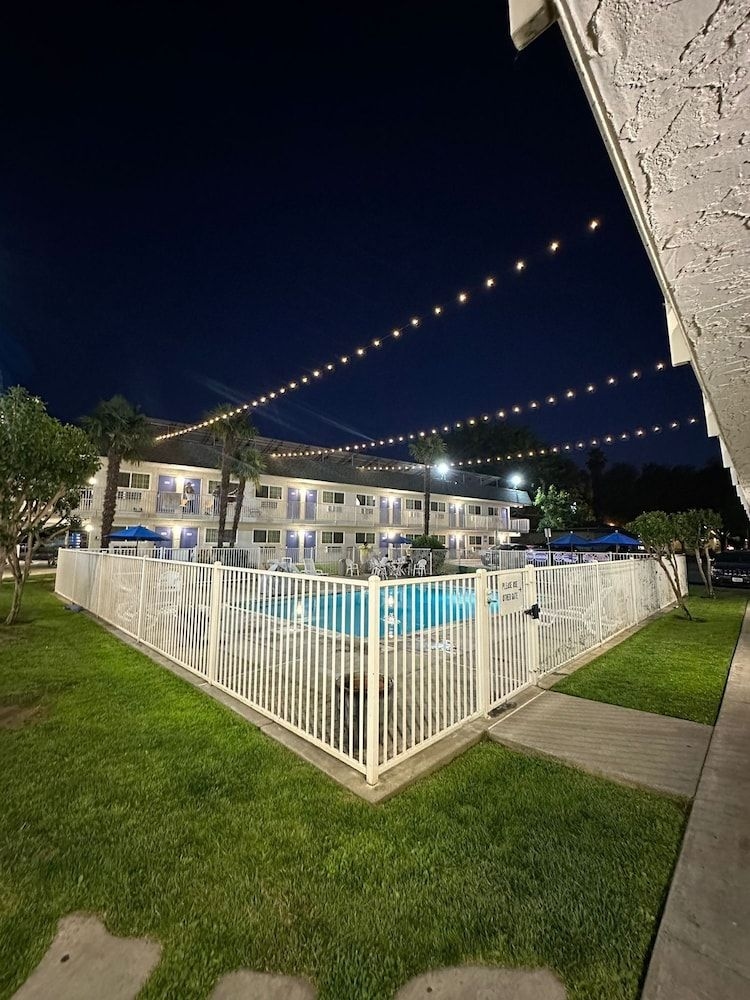 Motel 6 Davis - Sacramento Area1