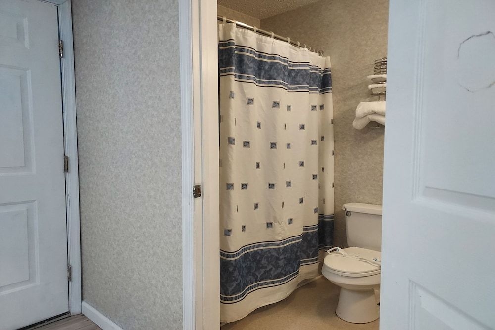 Studio Inn & Suites3