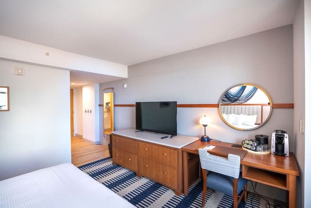 Standard Room, 1 King Bed, Accessible