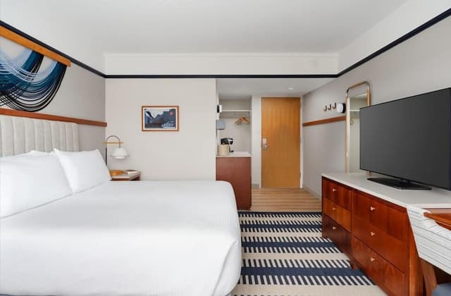 Standard Room, 1 King Bed, Accessible