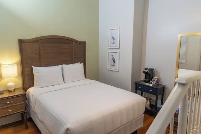 Deluxe Room, 1 Queen Bed