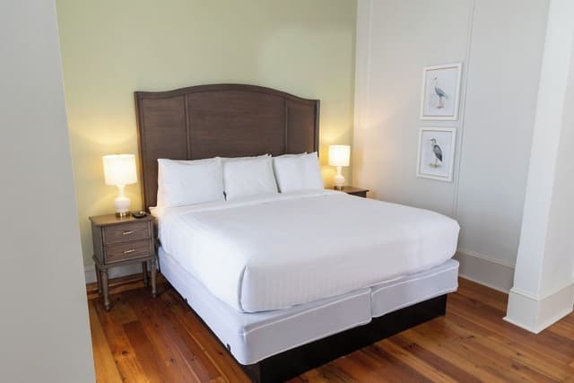 Room, 1 King Bed (Interior Room One King Bed)