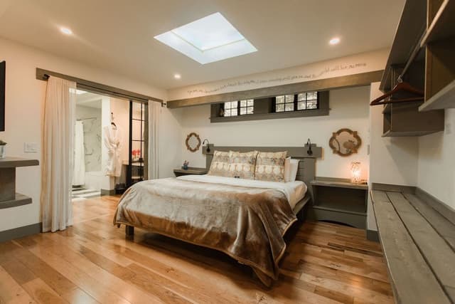 Luxury Loft, Ensuite (Fireside Loft, Non Pet-Friendly)
